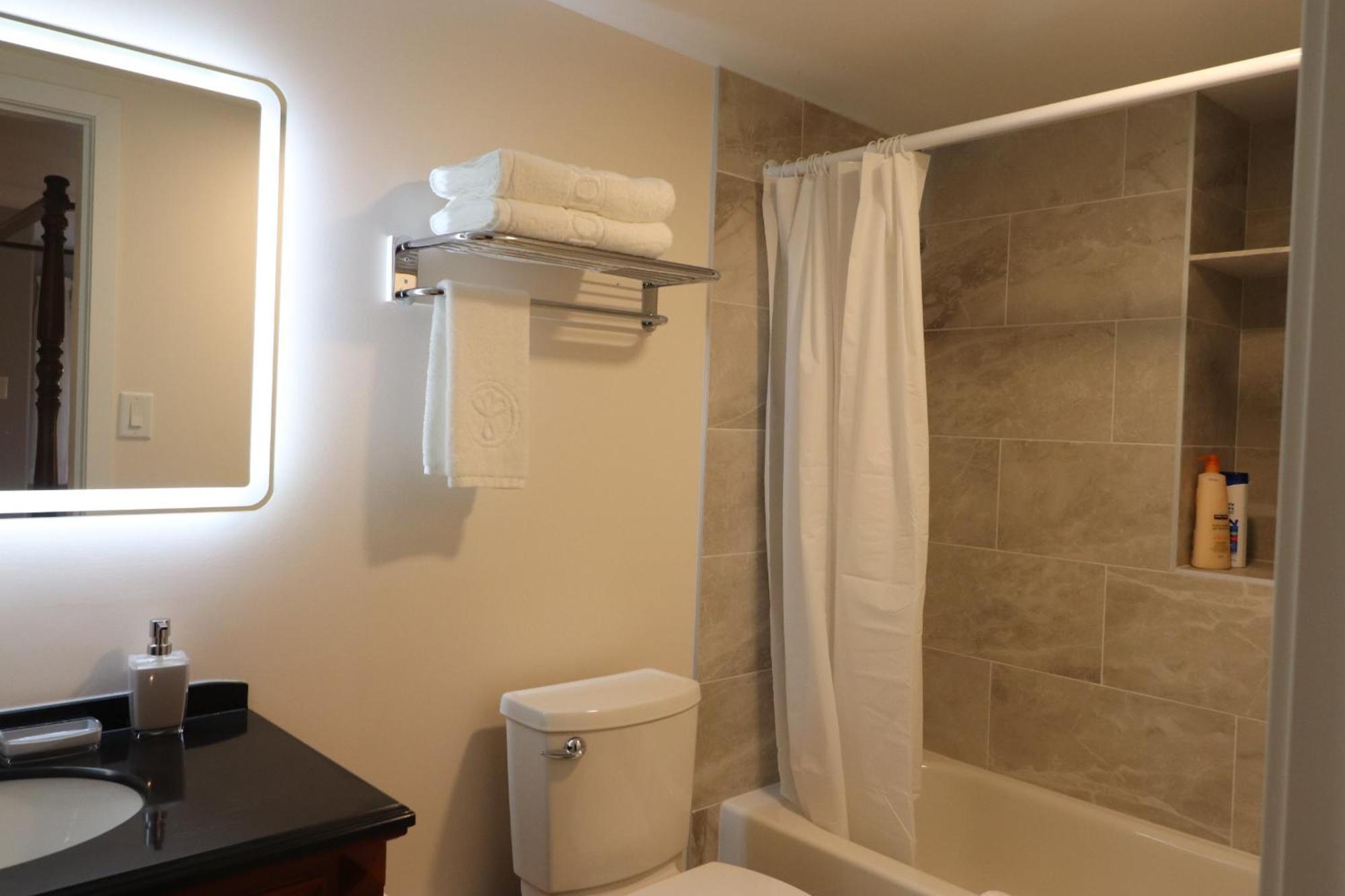Gorge Waterway Vacation Homestay *